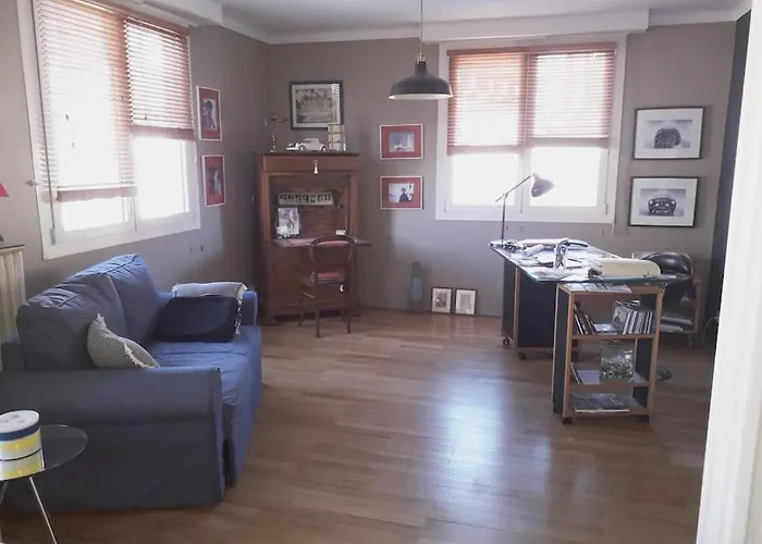 Apartmán Appt 3 Hyper Centre Tres Calme Tres Clair Quartier Place Royale, Parking Gratuit *